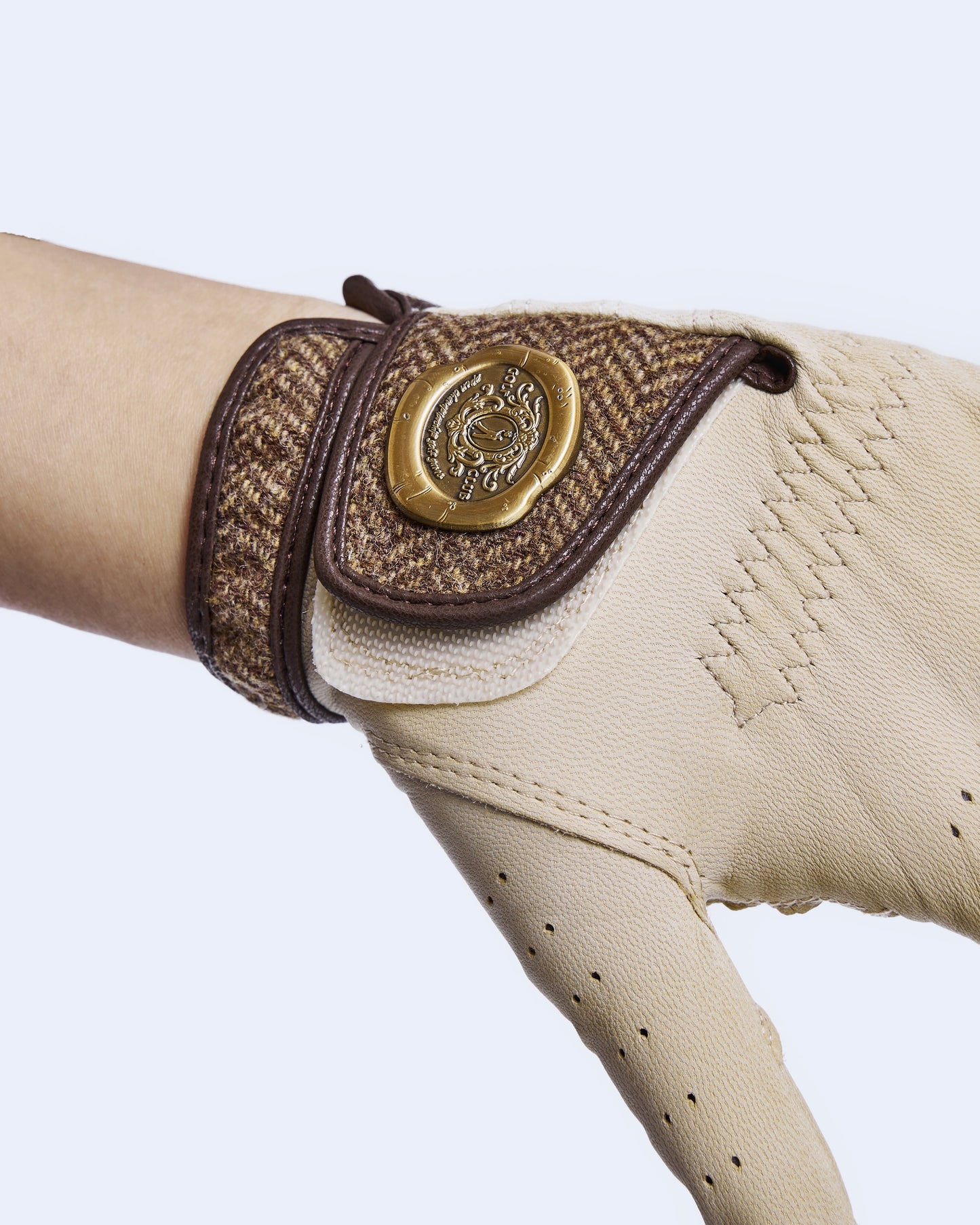 Loveland Retro-Inspired Lambskin Golf Gloves