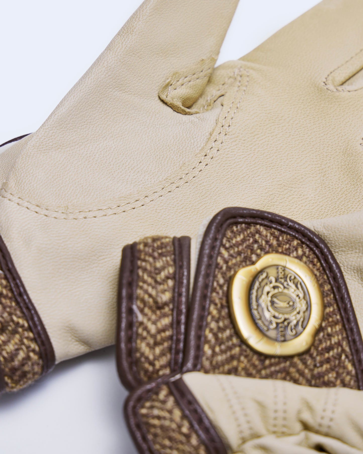Loveland Retro-Inspired Lambskin Golf Gloves