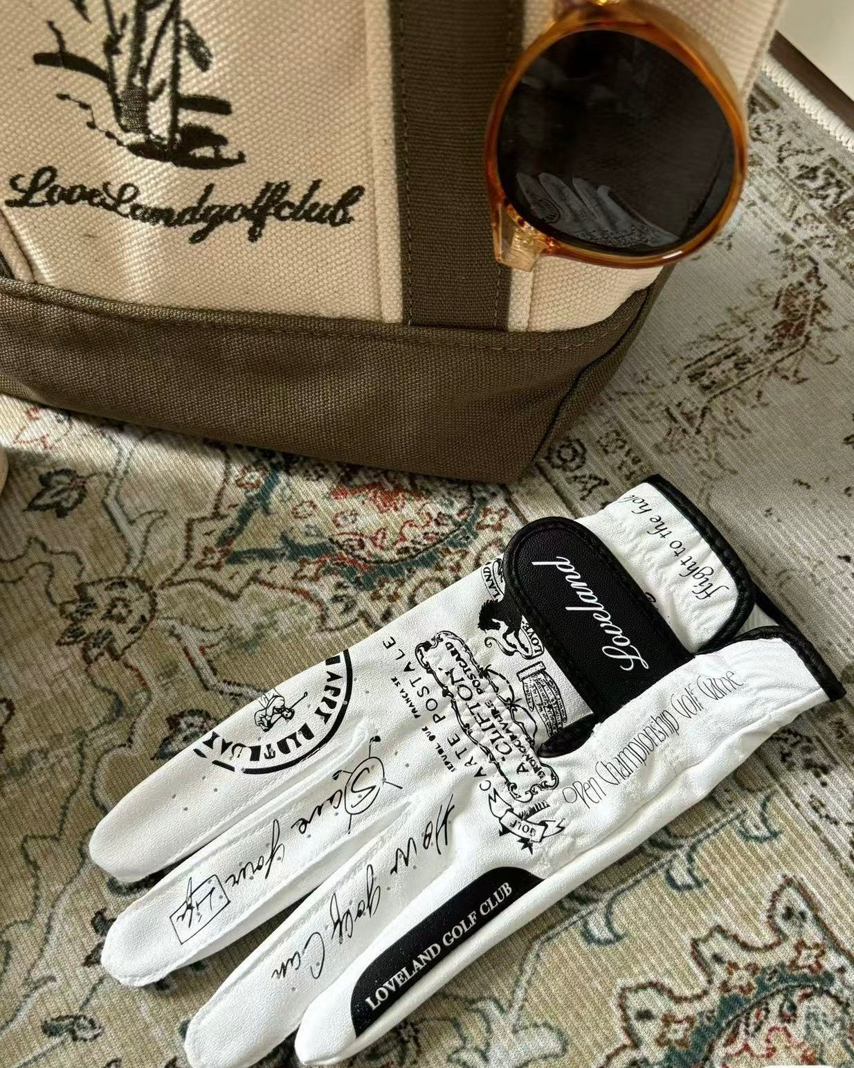 Loveland Graffiti-White Lambskin Golf Glove