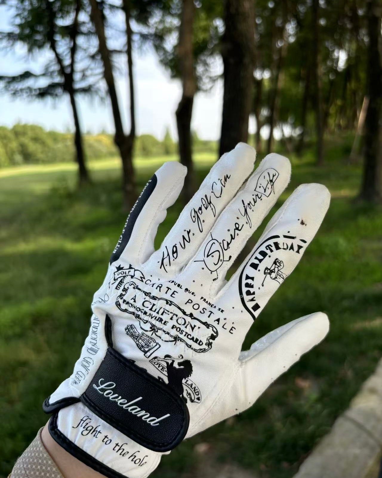 Loveland Graffiti-White Lambskin Golf Glove